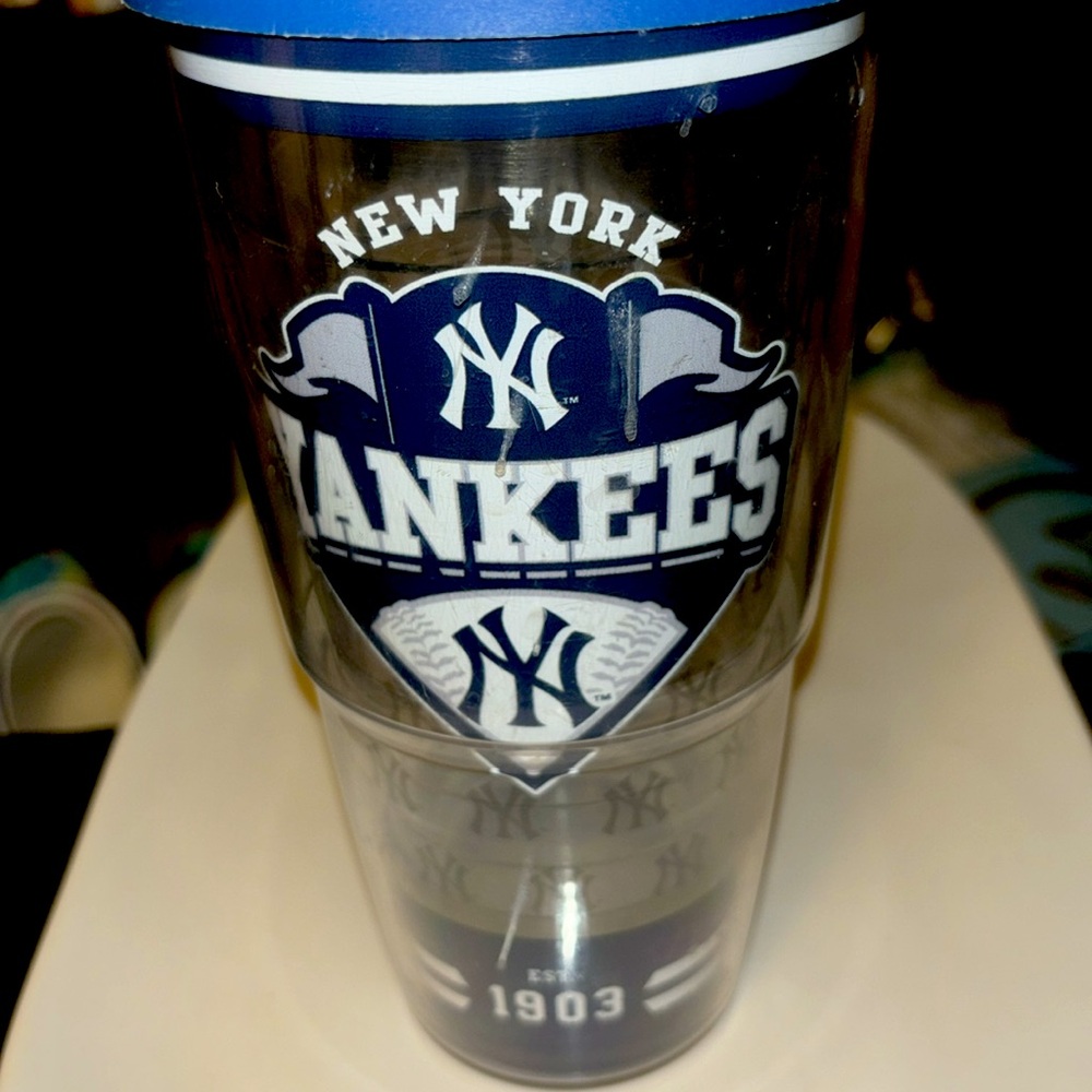 Tervis New York Yankees NBL 24oz. Batter Up Acrylic Tumbler EUC